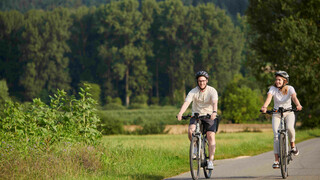 Rielasingen-Worblingen E-Bike am Naturbad Aachtal | © REGIO-e.V. Kuhnle und Knoedler