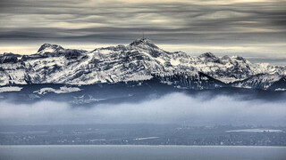 Schnee auf dem Säntis im Winter am Bodensee