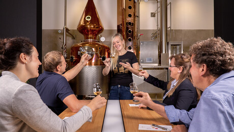 Entdecken Sie unsere Destillate im Direktverkauf oder besuchen Sie unsere Tasting Lounge mit der Bodensee Card PLUS