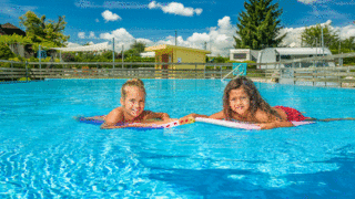Kinderspaß im Pool | © Camping Hüttenberg