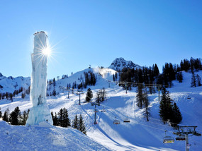 Eisklettern und Skifahren in Malbun im Fürstentum Liechtenstein