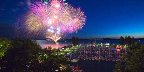 Lake fireworks at Uhldinger Harbor Festival (c) Photo: Achim Mende