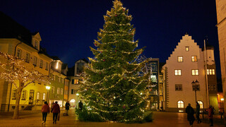 Weihnachtsbaum auf dem Marktplatz | © TSR GmbH/Kuhnle+Knödler